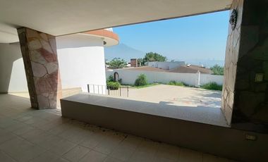Casa Habitación ubicada en Fracc. Valle de San Ángel, Sector Jardines, Nuevo León.