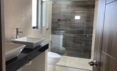 RENTA DE CASA NUEVA EN TOLUCA - CACALOMACAN