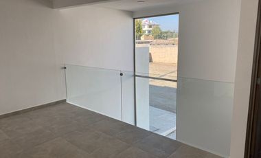 RENTA DE CASA NUEVA EN TOLUCA - CACALOMACAN