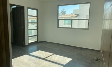 RENTA DE CASA NUEVA EN TOLUCA - CACALOMACAN