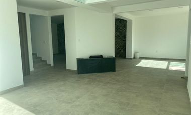 RENTA DE CASA NUEVA EN TOLUCA - CACALOMACAN