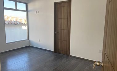 RENTA DE CASA NUEVA EN TOLUCA - CACALOMACAN