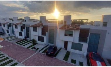 RENTA DE CASA NUEVA EN TOLUCA - CACALOMACAN