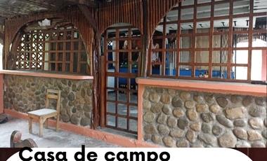 Terreno con construcciones de cabañas de venta en el barrio Lotización Huertos Familiares, en Tena, Napo, Ecuador