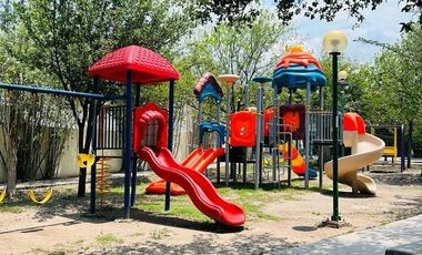 RENTA Casa Amueblada en Colonia Privada de Monterrey