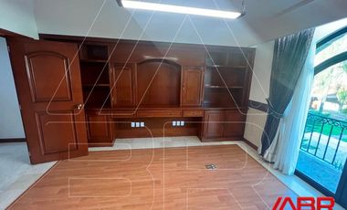 RESIDENCIA IMPECABLE EN RENTA EN COTO CHAPALITA