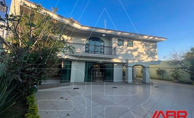 RESIDENCIA IMPECABLE EN RENTA EN COTO CHAPALITA