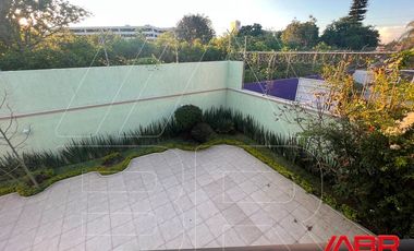 RESIDENCIA IMPECABLE EN RENTA EN COTO CHAPALITA