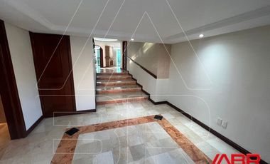 RESIDENCIA IMPECABLE EN RENTA EN COTO CHAPALITA