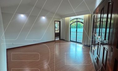 RESIDENCIA IMPECABLE EN RENTA EN COTO CHAPALITA