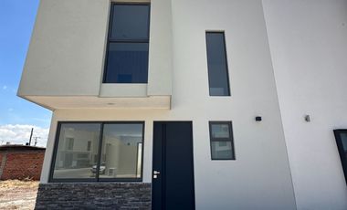 CASA EN VENTA ZONA SUR