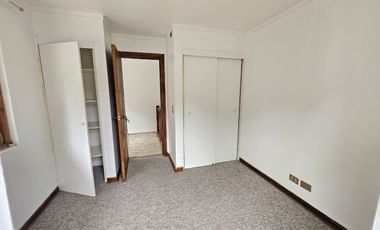 BROKER  ESPECTACULAR CASA LOS ALEMENDROS- SOLIDA 4D+3B+SE+PATIO+2ESTAC