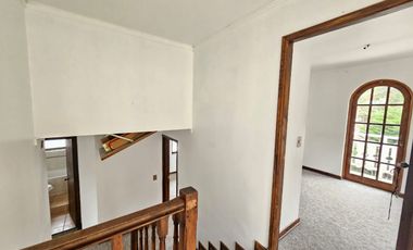 BROKER  ESPECTACULAR CASA LOS ALEMENDROS- SOLIDA 4D+3B+SE+PATIO+2ESTAC