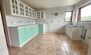 BROKER  ESPECTACULAR CASA LOS ALEMENDROS- SOLIDA 4D+3B+SE+PATIO+2ESTAC