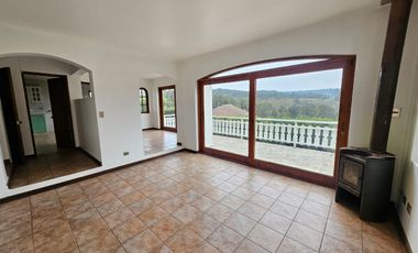 BROKER  ESPECTACULAR CASA LOS ALEMENDROS- SOLIDA 4D+3B+SE+PATIO+2ESTAC