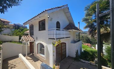 BROKER  ESPECTACULAR CASA LOS ALEMENDROS- SOLIDA 4D+3B+SE+PATIO+2ESTAC