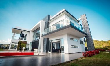 VENTA DE FINCA UBICADA EN SAN VICENTE FERER