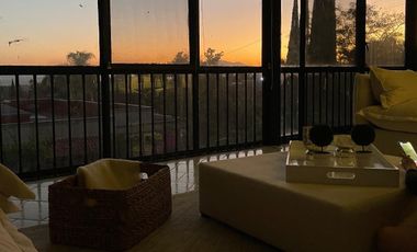 Esta casa es única, casi 1,300m2 de propiedad, hermoso diseño, conócela! Precio reducido!