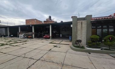 Renta Terreno Comercial 1,000m2 en Av. Universidad en Queretaro