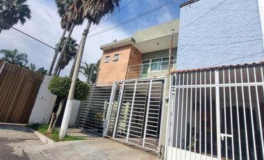 VENTA CASA EN CALLE PRIVADA, JARDINES DE SANTA ISABEL, GUADALAJARA