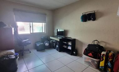 VENTA CASA EN CALLE PRIVADA, JARDINES DE SANTA ISABEL, GUADALAJARA