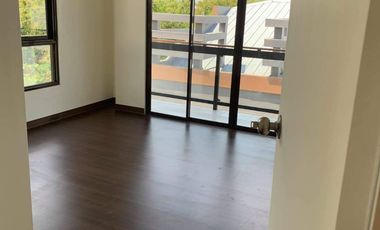FOR SALE/ FOR LEASE: EIGHT MODERN TOWNHOUSE IN PARANAQUE CITY