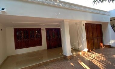 Venta casa en el jardín con acabados de lujo y amplios espacios