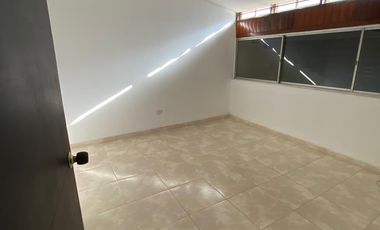 Venta casa en el jardín con acabados de lujo y amplios espacios