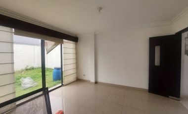 Ciudad Celeste, Se renta linda casa 4 dormitorios sin muebles.