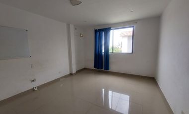 Ciudad Celeste, Se renta linda casa 4 dormitorios sin muebles.
