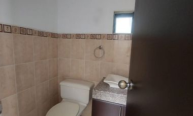 Ciudad Celeste, Se renta linda casa 4 dormitorios sin muebles.