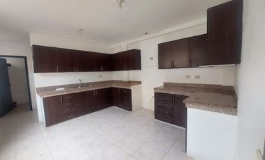 Ciudad Celeste, Se renta linda casa 4 dormitorios sin muebles.