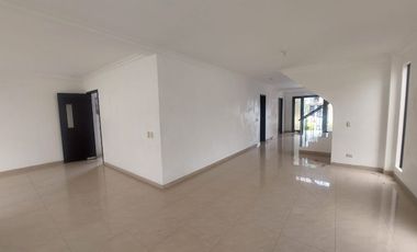 Ciudad Celeste, Se renta linda casa 4 dormitorios sin muebles.