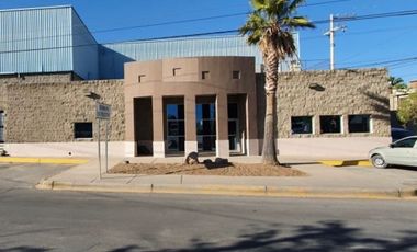 OFICINAS AMUEBLADAS DE UNA PLANTA, EXCELENTE UBICACIÓN