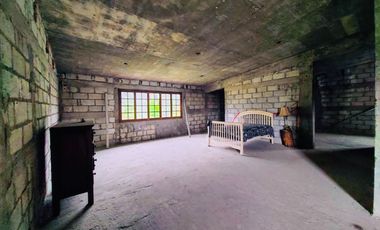 CASA DE CAMPO CON MAS DE UNA HECTAREA DE TERRENO A LAS AFUERAS DE CORDOBA