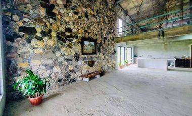 CASA DE CAMPO CON MAS DE UNA HECTAREA DE TERRENO A LAS AFUERAS DE CORDOBA