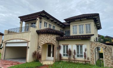 Nice House for Sale in Portofino Subd. Las Pinas