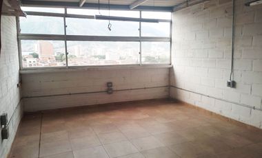 PR19298 Bodega en arriendo en el sector madera