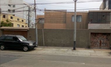 VENDO CASA EN ESQUINA