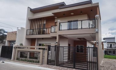 UNFURNISHED NEWLY BUILT MODERN HOUSE FOR SALE!