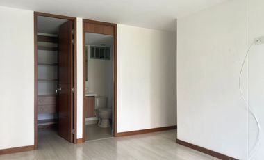PR20645 Apartamento en arriendo en el sector Loma de las Brujas