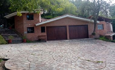 VENTA DE CASA CASA DE CAMPO SOBRE UN ÁREA DE TERRENO DE 4,325.02m2 EN URB. SANTA MARÍA – CUSCO