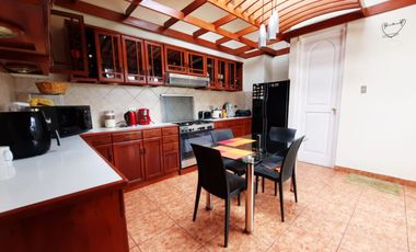 VENTA DE CASA CASA DE CAMPO SOBRE UN ÁREA DE TERRENO DE 4,325.02m2 EN URB. SANTA MARÍA – CUSCO