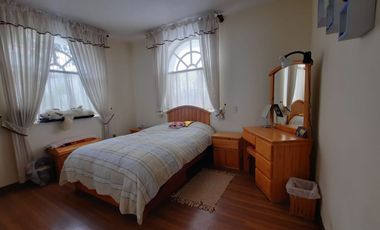 VENTA DE CASA CASA DE CAMPO SOBRE UN ÁREA DE TERRENO DE 4,325.02m2 EN URB. SANTA MARÍA – CUSCO