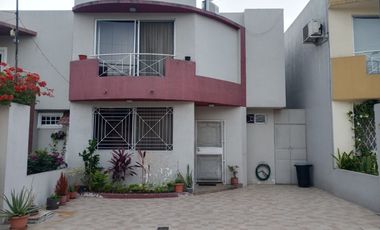 Casa de venta en la Urbanización Santorini, San Felipe, Norte de Guayaquil.