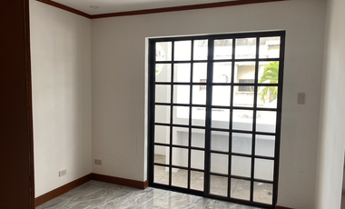 Golf Villas Townhouse for LEASE inside Manila Southwoods in Carmona, Cavite