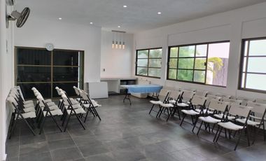 Se Vende Salón de Eventos en Cancún con Alberca y Dos Estudios Sobre Av. Fonatur