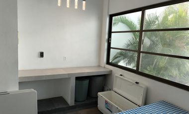 Se Vende Salón de Eventos en Cancún con Alberca y Dos Estudios Sobre Av. Fonatur