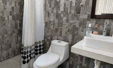 Se Vende Salón de Eventos en Cancún con Alberca y Dos Estudios Sobre Av. Fonatur
