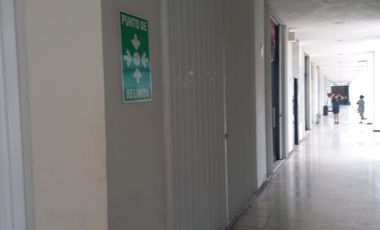 LOCAL EN RENTA TOTALMENTE EQUIPADO  PROPIO PARA DESPACHO DE ABOGADOS ,
